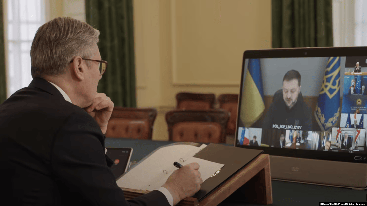 Starmer Urges Russia to End War: Peace Is the Only Option
