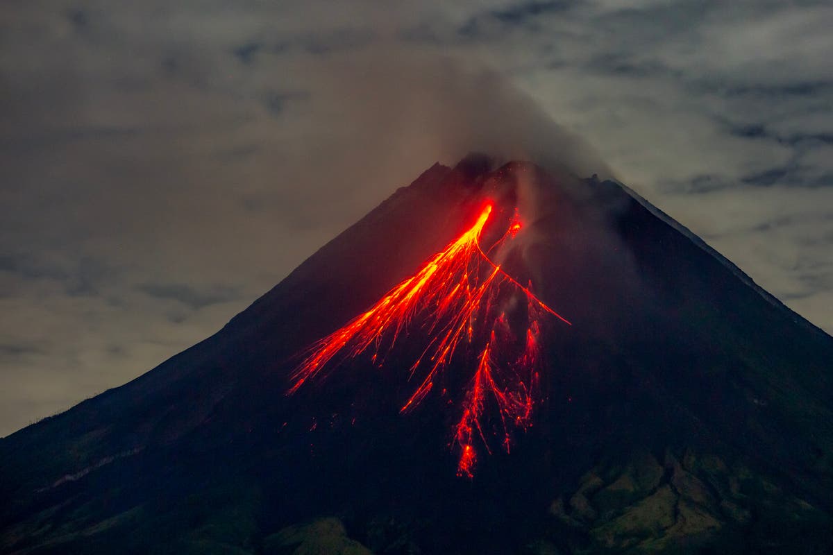 Sakurajima Volcano Eruption 2025 Shakes Japan, Ash Column Reaches 3,000 Meters