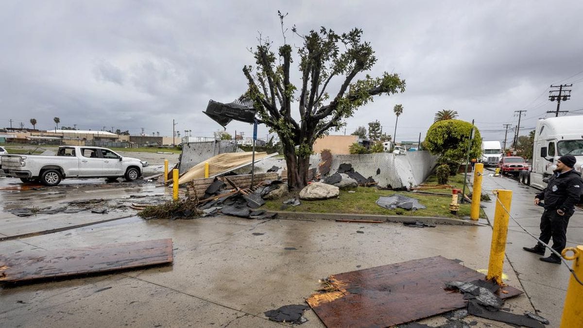 Deadly Tornado Strikes St. Louis, 5 Killed and Thousands of Buildings Damaged