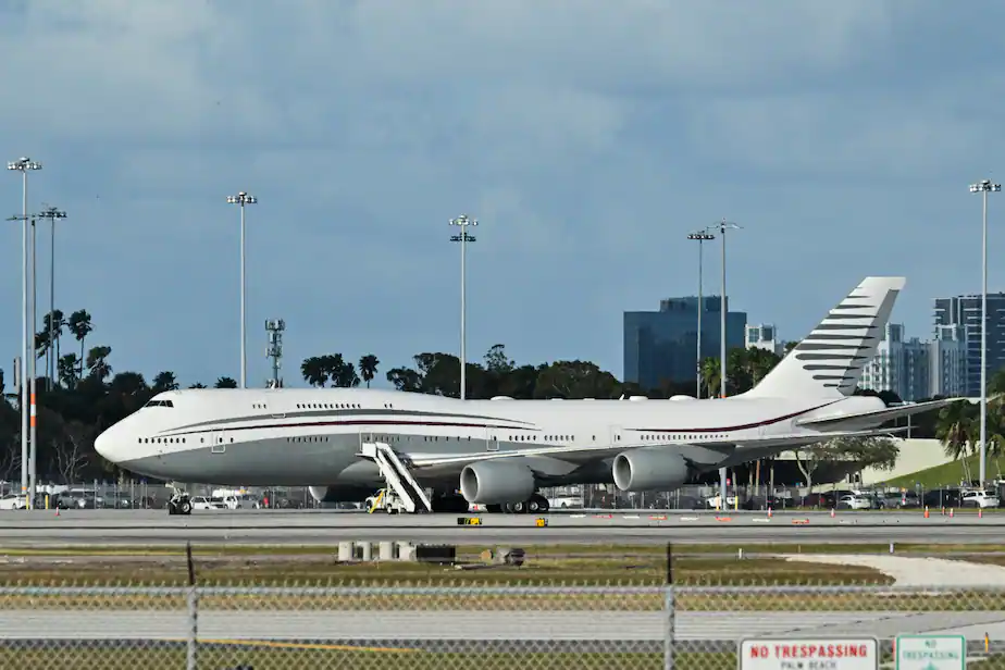 Trump Receives Boeing 747 from Qatar, but Security and Political Costs Raise Alarms