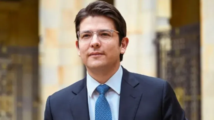 Colombian Candidate Miguel Uribe Shot by Teen